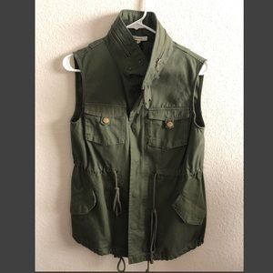 PLEIONE Green utility vest